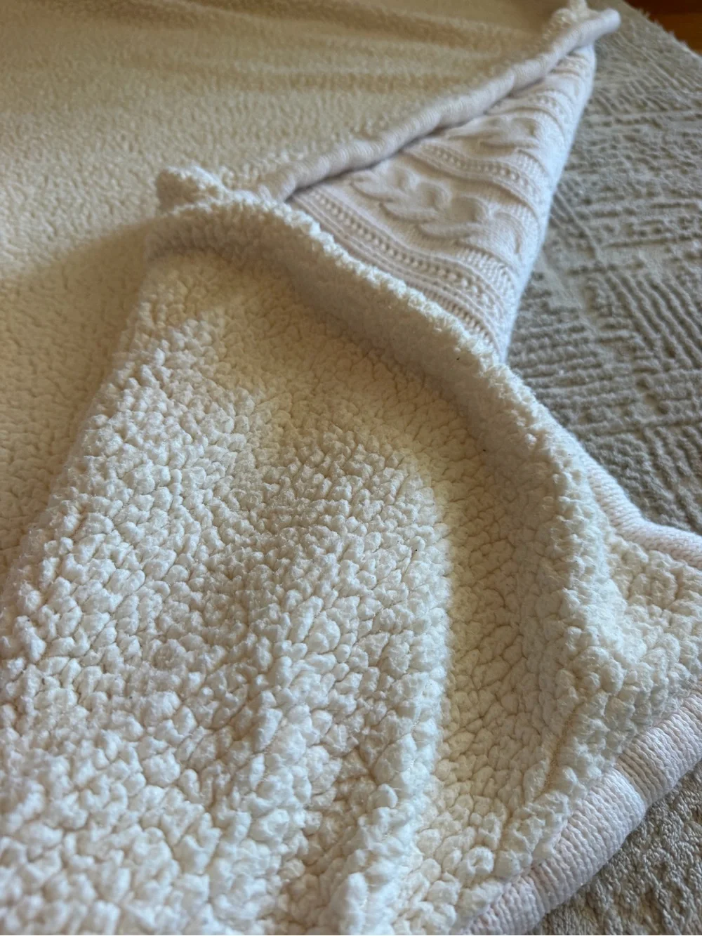 Pottery Barn Ivory Cable Knit Sherpa Throw Blanket 50x60 Cozy Plush